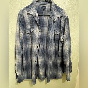 Men’s Flannel. Grey / Blue / Cream. Button up.